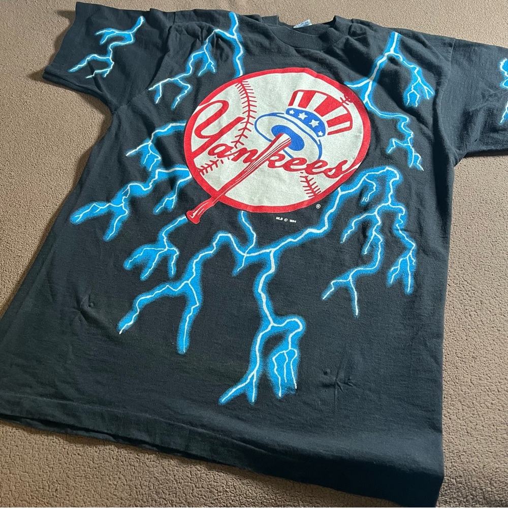 VINTAGE 94 SALEM SPORTSWEAR NEW YORK YANKEES LIGHTNING SINGLE-STITCH LARGE SHIRT